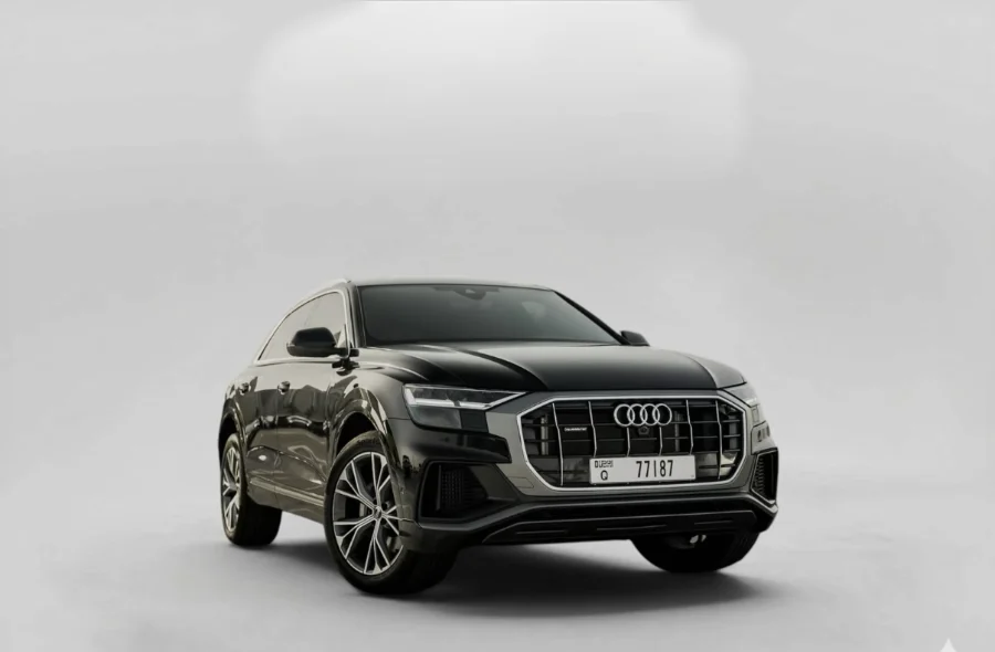 Audi Q8 2023 للإيجار في Dubai
